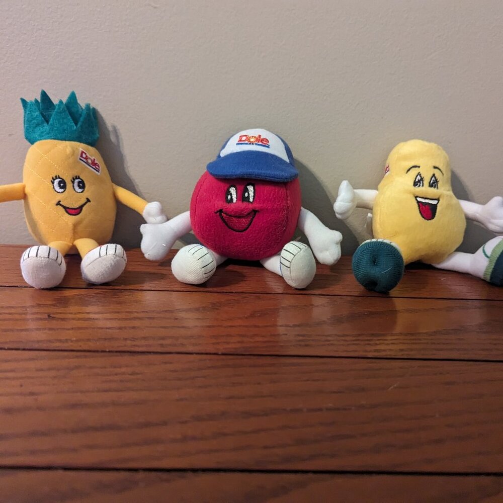 Vintage 1999 Lot of 3 Dole Fruit 7" Plush Mascots Pineapple Papaya Cranberry
